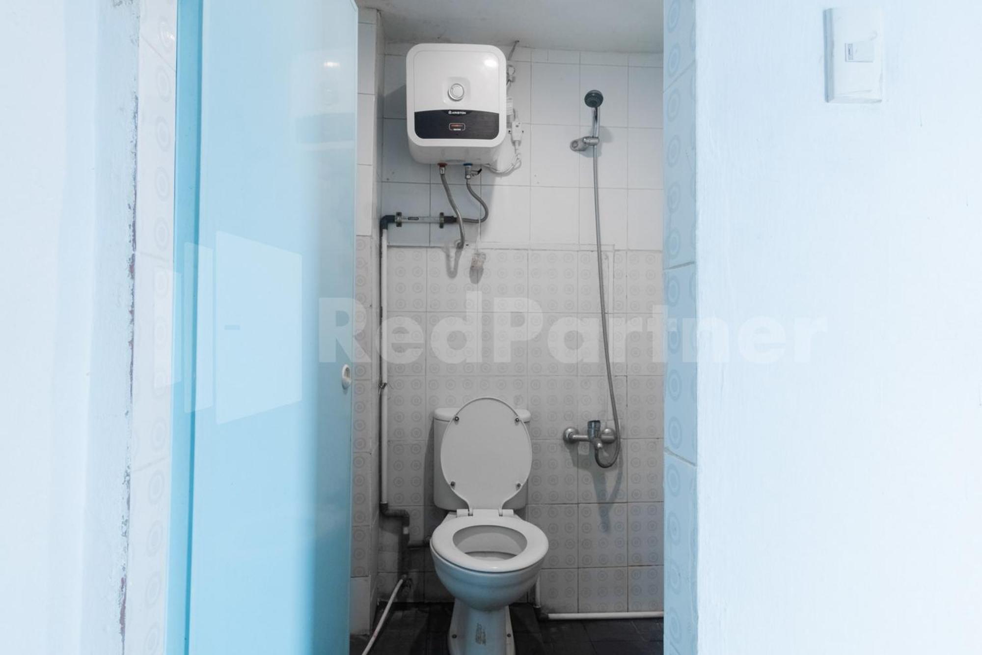 Teratai Guesthouse At Rs Adam Malik Medan Mitra Reddoorz 외부 사진