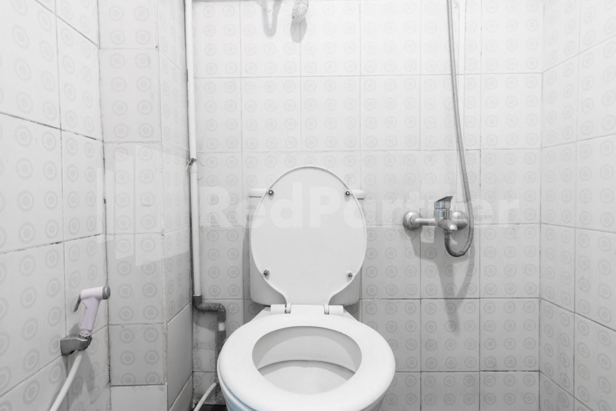 Teratai Guesthouse At Rs Adam Malik Medan Mitra Reddoorz 외부 사진